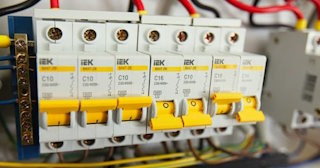 Монтаж УЗО - установка по доступной цене от 370 руб в Кизилюрте от ЭлектроКзт