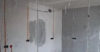 Прокладка кабеля в штробе в Кизилюрте – расценки от 212 руб - ЭлектроКзт
